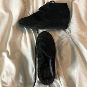 Size 13 Girl Tom Black Suede Wedges